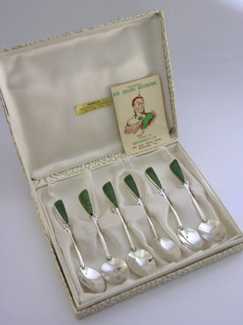 SIX CASED SOLID SILVER NEW ZEALAND JADE SPOONS C1960 MIDCENTURY BOXED - ADDITIONAL PHOTO 2