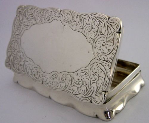 superb large 102g english edwardian sterling silver snuff box 1902 antique - CATEGORY: ANTIQUE SILVER - DATED EDWARDIAN