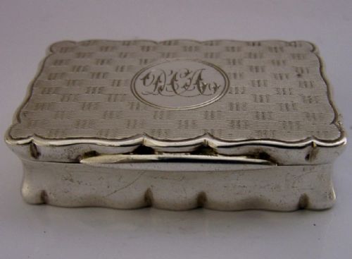 SUPERB ENGLISH STERLING SILVER SNUFF BOX 1919 CHESTER ANTIQUE - ADDITIONAL PHOTO 6