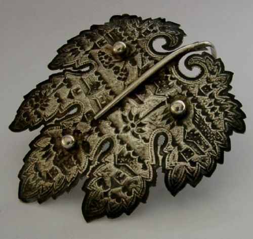 PRETTY ANGLO INDIAN SOLID SILVER LEAF SHAPED DISH C1900 ANTIQUE 90G - ADDITIONAL PHOTO 4