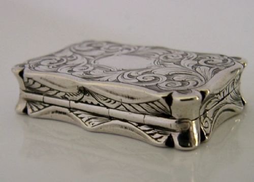 NATHANIEL MILLS CASTLE TOP STERLING SILVER VINAIGRETTE 1843 ANTIQUE ST PAULS - ADDITIONAL PHOTO 6