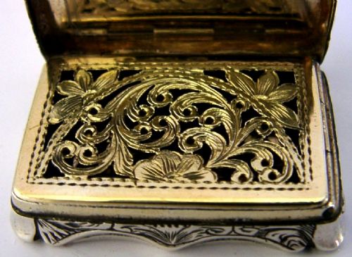 NATHANIEL MILLS CASTLE TOP STERLING SILVER VINAIGRETTE 1843 ANTIQUE ST PAULS - ADDITIONAL PHOTO 7