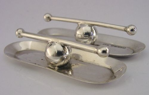 RARE PAIR OF VICTORIAN SOLID STERLING SILVER CUTLERY RESTS 188587 ANTIQUE - ADDITIONAL PHOTO 3
