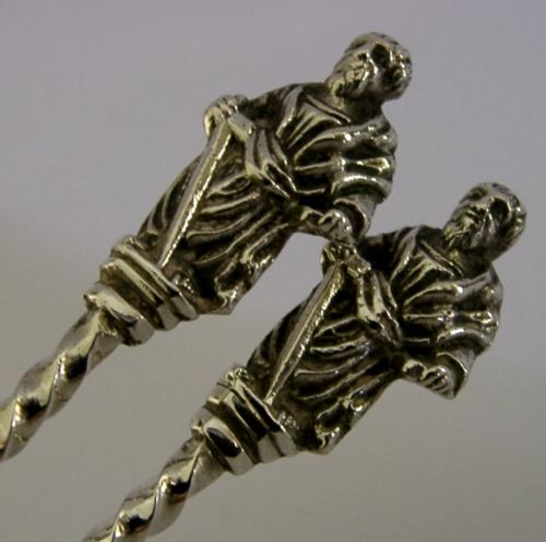 PAIR OF ENGLISH STERLING SILVER APOSTLE SERVING SPOONS 90G 1898 ANTIQUE CASED - ADDITIONAL PHOTO 6