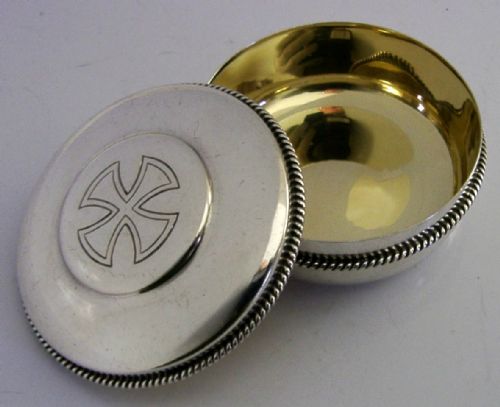 LARGE ENGLISH STERLING SILVER PYX PRIESTS WAFER BOX 1962 RELIGIOUS 64G - ADDITIONAL PHOTO 2