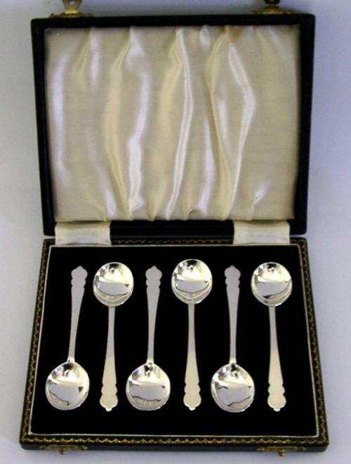 SIX STYLISH CASED ENGLISH SOLID STERLING SILVER SPOONS 1956 ART DECO - ADDITIONAL PHOTO 1