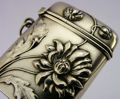 BEAUTIFUL 800 SOLID SILVER FLOWER VESTA CASE 1905 ART NOUVEAU ANTIQUE - ADDITIONAL PHOTO 1