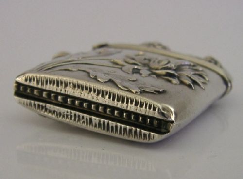 BEAUTIFUL 800 SOLID SILVER FLOWER VESTA CASE 1905 ART NOUVEAU ANTIQUE - ADDITIONAL PHOTO 4
