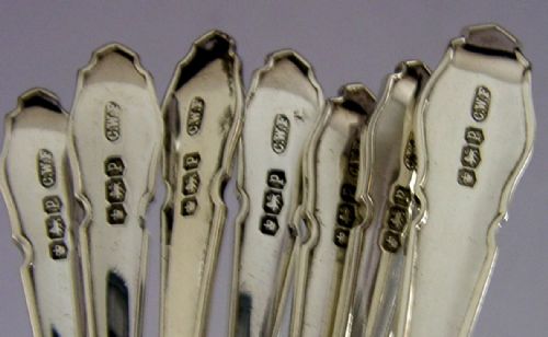 BEAUTIFUL SET OF SIX STERLING SILVER SPOONS SUGAR SCOOP 1932 CASED - ADDITIONAL PHOTO 6