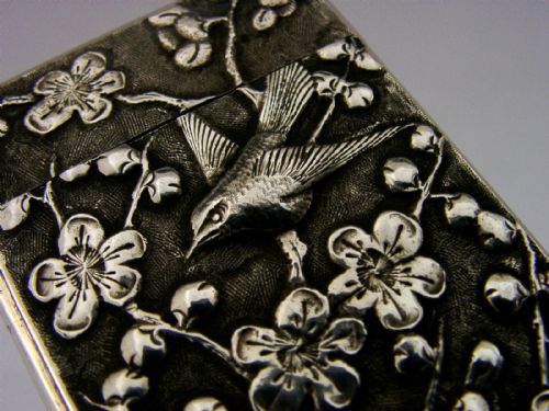 STUNNING CHINESE EXPORT SILVER CARD CASE C1890 ANTIQUE BIRD CHRYSANTHEMUM - ADDITIONAL PHOTO 1