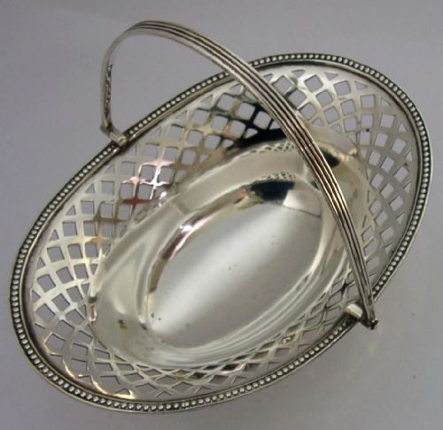 quality english sterling silver swing handled basket bowl 1917 antique 112g - CATEGORY: ANTIQUE SILVER - DATED 1910