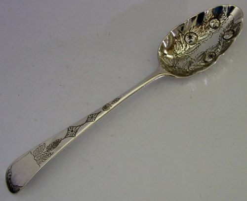 georgian english solid sterling silver berry serving spoon 1776 antique - CATEGORY: ANTIQUE SILVER - DATED GEORGIAN