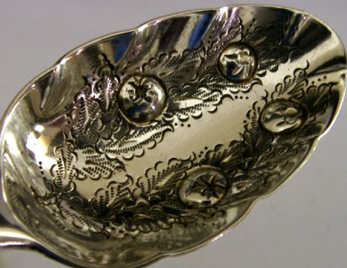 GEORGIAN ENGLISH SOLID STERLING SILVER BERRY SERVING SPOON 1776 ANTIQUE - ADDITIONAL PHOTO 1