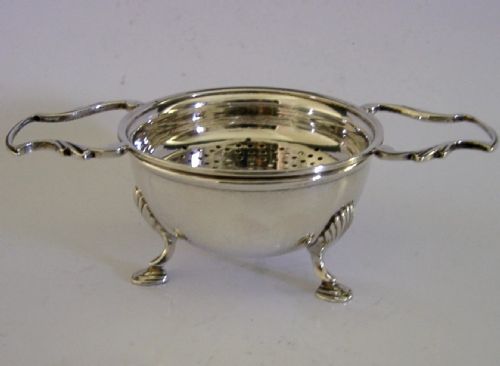 LARGE 100G ENGLISH STERLING SILVER TEA STRAINER AND DRIP BOWL STAND 1935 - ADDITIONAL PHOTO 5