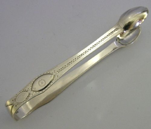 GEORGIAN STERLING SILVER HUNTINGFIELD FAMILY CREST SUGAR TONGS 1796 ANTIQUE - ADDITIONAL PHOTO 2