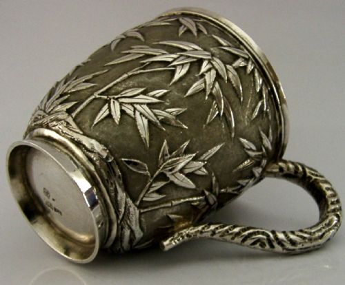 SUPER CHINESE EXPORT SOLID SILVER GRIFFIN FAMILY CREST MUG CUP C1890 ANTIQUE 84G - ADDITIONAL PHOTO 5