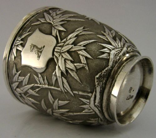 SUPER CHINESE EXPORT SOLID SILVER GRIFFIN FAMILY CREST MUG CUP C1890 ANTIQUE 84G - ADDITIONAL PHOTO 7