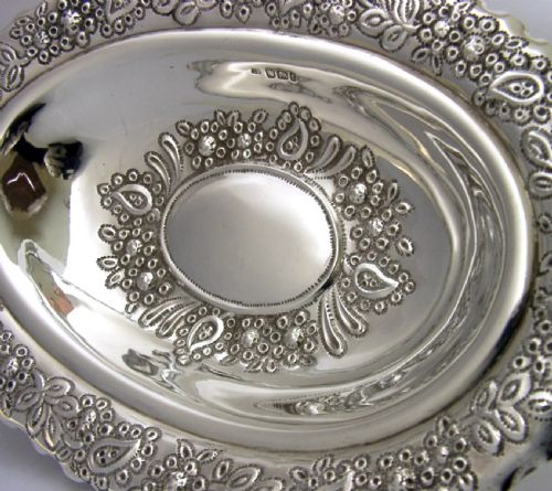 STUNNING 246G ENGLISH STERLING SILVER FLOWER EMBOSSED BOWL DISH 1909 ANTIQUE - ADDITIONAL PHOTO 9