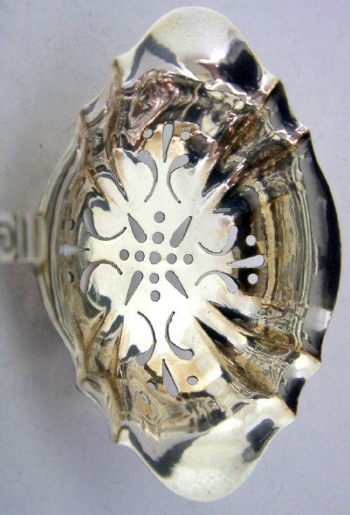 PRETTY ART NOUVEAU DANISH STERLING SILVER SUGAR SIFTER SPOON 1908 ANTIQUE - ADDITIONAL PHOTO 1