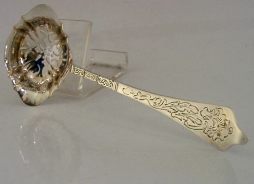 PRETTY ART NOUVEAU DANISH STERLING SILVER SUGAR SIFTER SPOON 1908 ANTIQUE - ADDITIONAL PHOTO 2