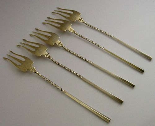 5 AMERICAN STERLING SILVER PICKLE FORKS WHITING C1900 ANTIQUE - ADDITIONAL PHOTO 3