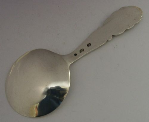 UNUSUAL DANISH ART DECO SOLID SILVER SPOON SERVER 1934 ANTIQUE 38G - ADDITIONAL PHOTO 4