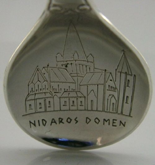 NORWEGIAN 830S SOLID SILVER NIDAROS CATHEDRAL CADDY SPOON C1940 NORWAY - ADDITIONAL PHOTO 1