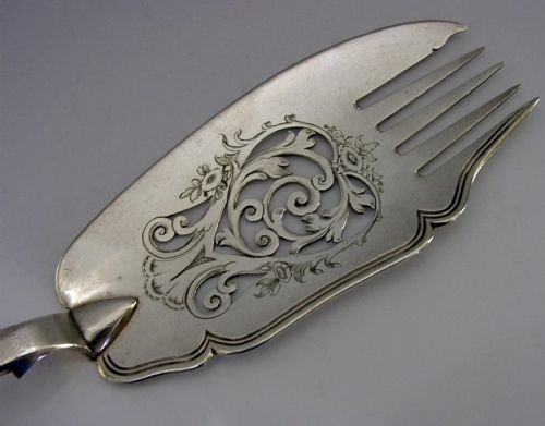BEAUTIFUL VICTORIAN SILVER PLATED LOVE HEART SERVING FORK SLICE 1847 ANTIQUE - ADDITIONAL PHOTO 3