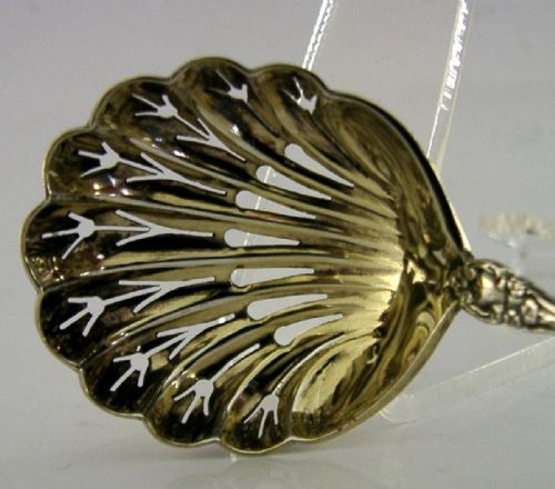PRETTY ENGLISH ANTIQUE STERLING SILVER SUGAR SIFTER SPOON 1900 VICTORIAN - ADDITIONAL PHOTO 1