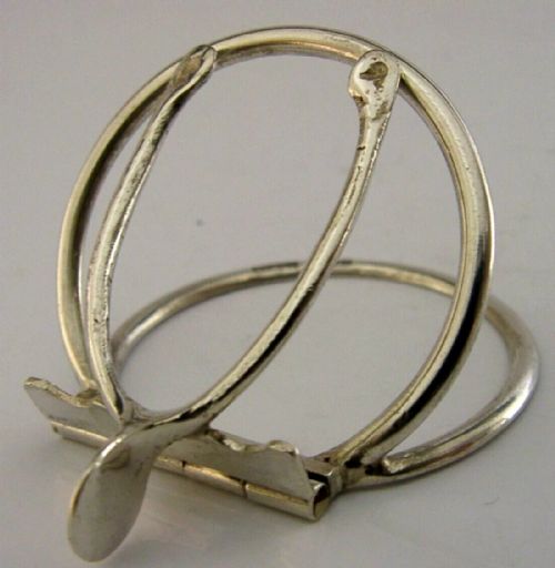 NOVELTY STERLING SILVER MENU HOLDER NOVELTY LUCKY WISHBONE 1905 ANTIQUE - ADDITIONAL PHOTO 1