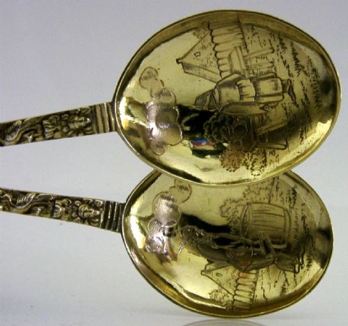 PAIR OF UNUSUAL DUTCH SOLID SILVER GILT APOSTLE SERVING SPOONS BEER SCENES C1890 ANTIQUE - ADDITIONAL PHOTO 3