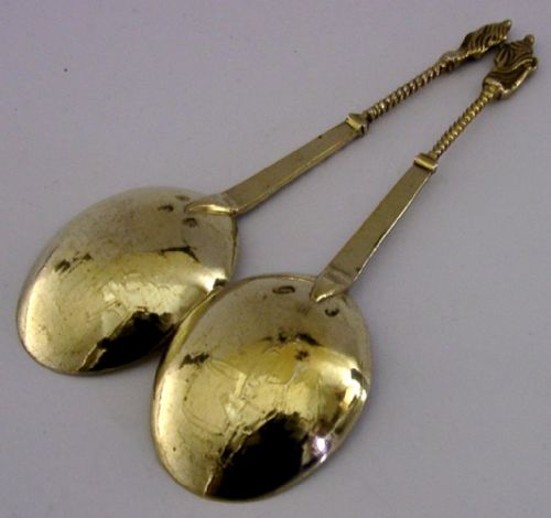 PAIR OF UNUSUAL DUTCH SOLID SILVER GILT APOSTLE SERVING SPOONS BEER SCENES C1890 ANTIQUE - ADDITIONAL PHOTO 5