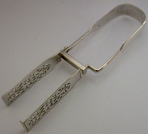ROBBINS ROBYNS FAMILY CRESTED SERVING TONGS VICTORIAN ANTIQUE 1875 177G - ADDITIONAL PHOTO 6
