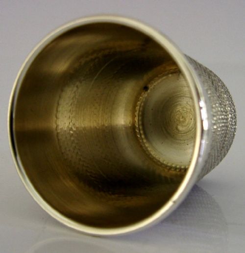 ENGLISH STERLING SILVER GIANT THIMBLE 1 12 OZ TOT SHOT CUP MEASURE 1963 BARWARE - ADDITIONAL PHOTO 4