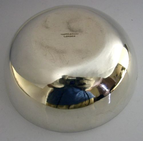 BURRELL COAT OF ARMS SUSSEX BARRON STERLING SILVER PLANISHED BOWL 1901 146G - ADDITIONAL PHOTO 4