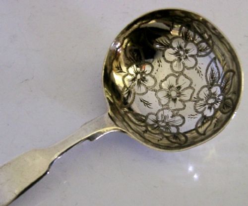 VERY PRETTY ENGLISH VICTORIAN SOLID STERLING SILVER CADDY SPOON 1864 ANTIQUE - ADDITIONAL PHOTO 1