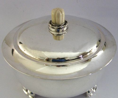 STUNNING LARGE 470G 835 SOLID SILVER ARTS CRAFTS LIDDED BOWL C1920 PLANISHED - ADDITIONAL PHOTO 4