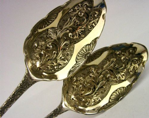 BEAUTIFUL GEORGIAN STERLING SILVER BERRY SERVING SPOONS 179199 ANTIQUE 114G - ADDITIONAL PHOTO 3