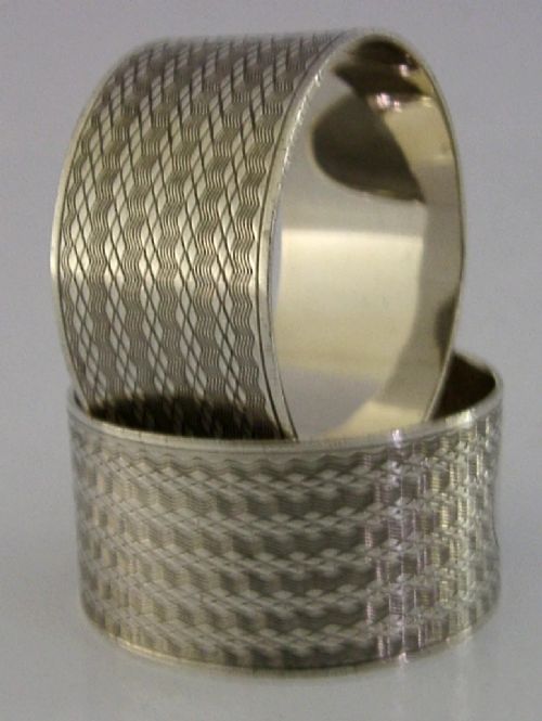 TWO ENGLISH CHESTER SOLID STERLING SILVER ENGINE TURNED NAPKIN RINGS 1929 50G - ADDITIONAL PHOTO 2