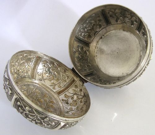 INDO CHINESE EXPORT SOLID SILVER BOX C1900 88G STUNNING ANTIQUE - ADDITIONAL PHOTO 4