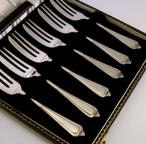 CASED SET OF SIX STERLING SILVER CAKE PASTRY FORKS 1960 104G - ADDITIONAL PHOTO 1