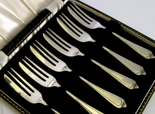 CASED SET OF SIX STERLING SILVER CAKE PASTRY FORKS 1960 104G - ADDITIONAL PHOTO 3