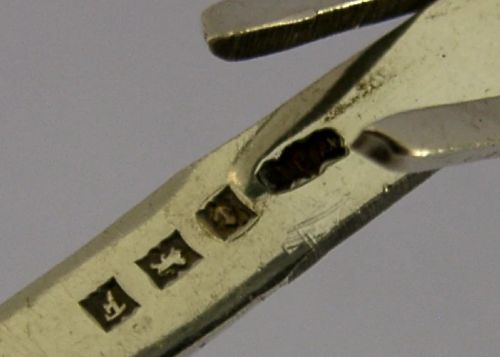 ENGLISH STERLING SILVER HOOKED BACK HONEY SPOON 1955 CELTIC 34G - ADDITIONAL PHOTO 4