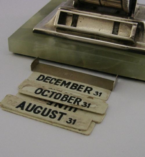STYLISH STERLING SILVER GREEN ONYX DESK CALENDAR 1931 ART DECO 162G - ADDITIONAL PHOTO 4