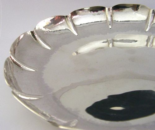 HEAVY 264G IRISH SOLID STERLING SILVER STRAWBERRY DISH BOWL 1951 PLANNISED - ADDITIONAL PHOTO 1