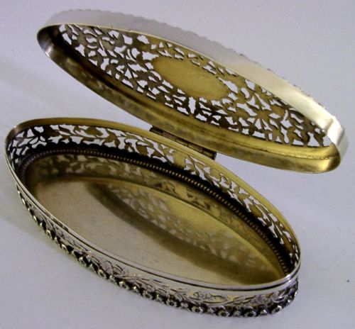 LARGE 5 INCH HIGH QUALITY ENGLISH STERLING SILVER PIERCED BOX CHESTER 1913 - ADDITIONAL PHOTO 2