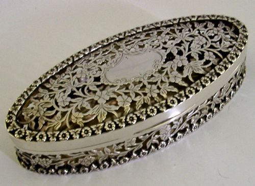LARGE 5 INCH HIGH QUALITY ENGLISH STERLING SILVER PIERCED BOX CHESTER 1913 - ADDITIONAL PHOTO 3