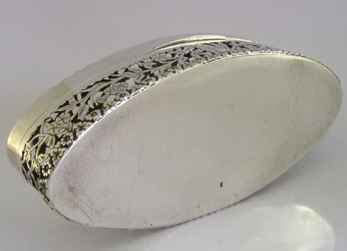 LARGE 5 INCH HIGH QUALITY ENGLISH STERLING SILVER PIERCED BOX CHESTER 1913 - ADDITIONAL PHOTO 12