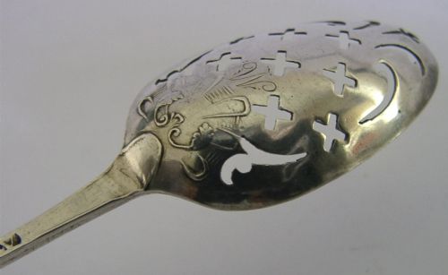 FANCY BACK GEORGIAN STERLING SILVER MOTE SPOON C1760S ANTIQUE WALLIS - ADDITIONAL PHOTO 4