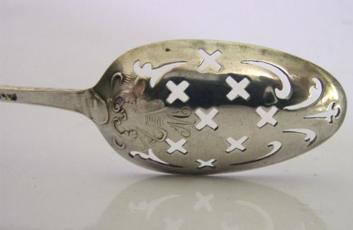FANCY BACK GEORGIAN STERLING SILVER MOTE SPOON C1760S ANTIQUE WALLIS - ADDITIONAL PHOTO 8